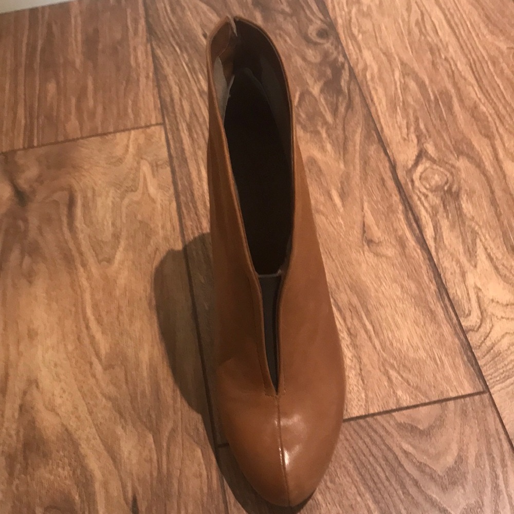 Bootie/ heels - Picture 2 of 4